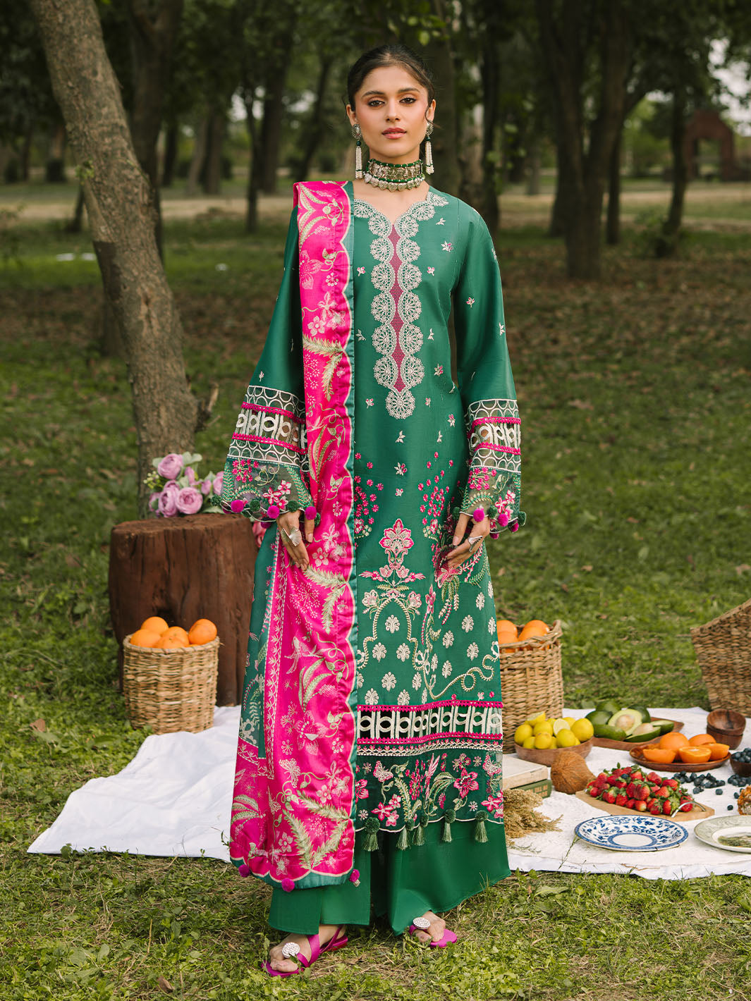 Mahnur | Dahlia Luxury Lawn 25 | Ara