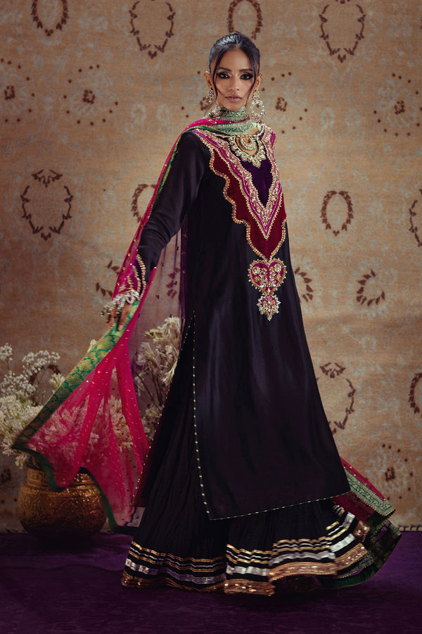 Annus Abrar | Mirha Winter Velour | Badia