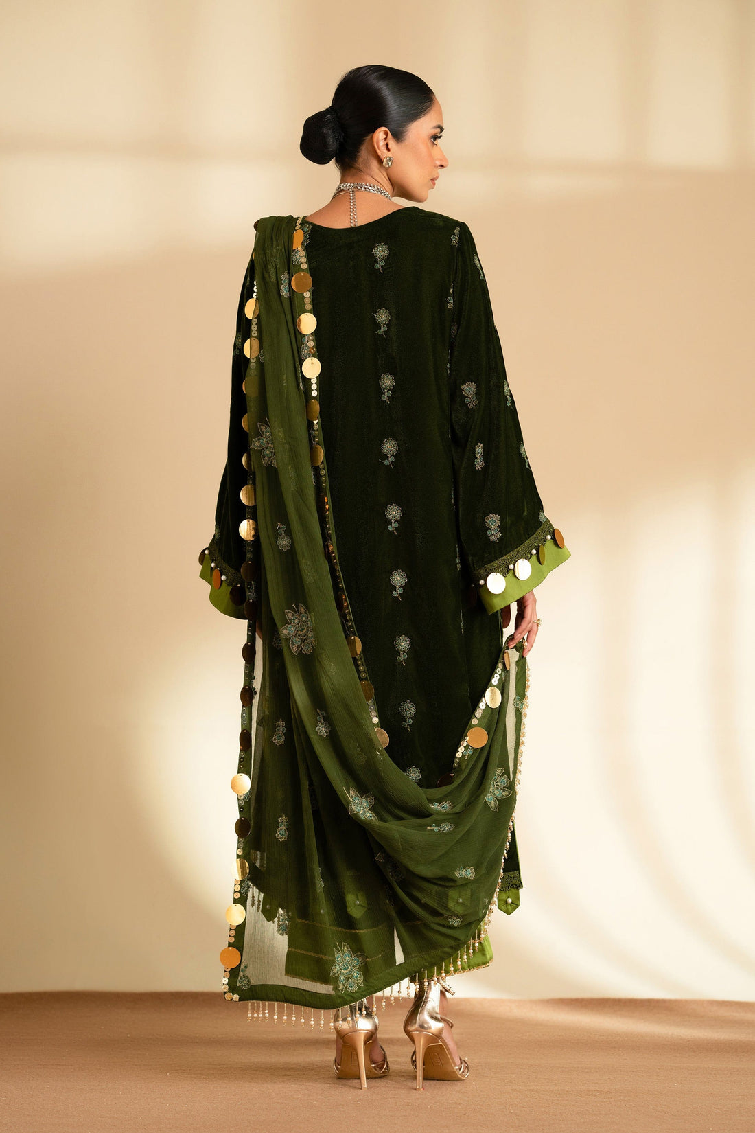 Taana Baana | The Velvet Affair | F0487B