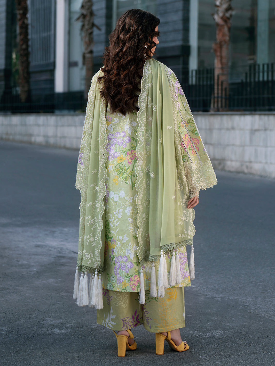 Mahnur | Broadway Luxury Lawn 26 | BW - 005