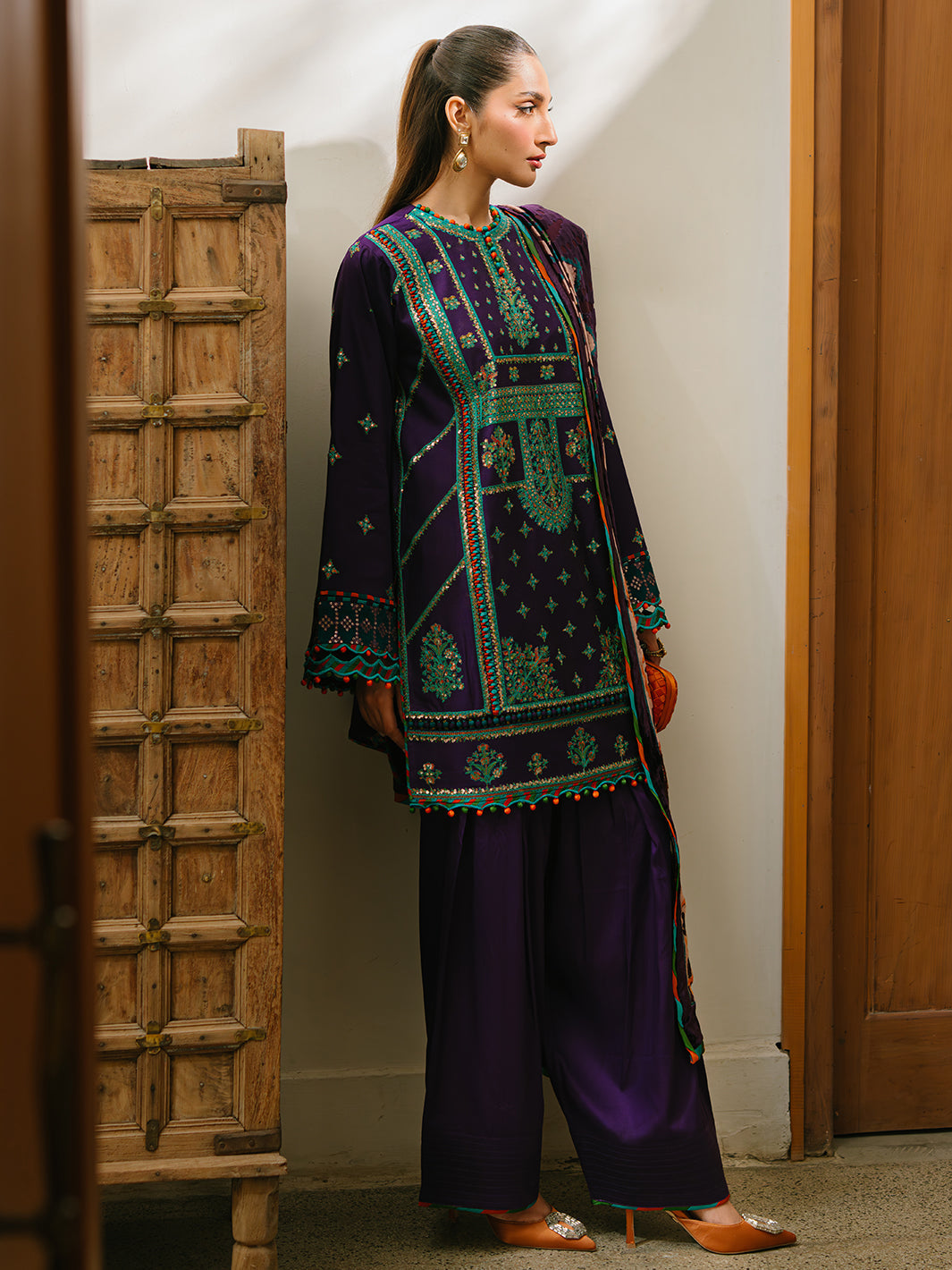 Bin Ilyas | Olivia Embroidered Winter 24 |   524 - B