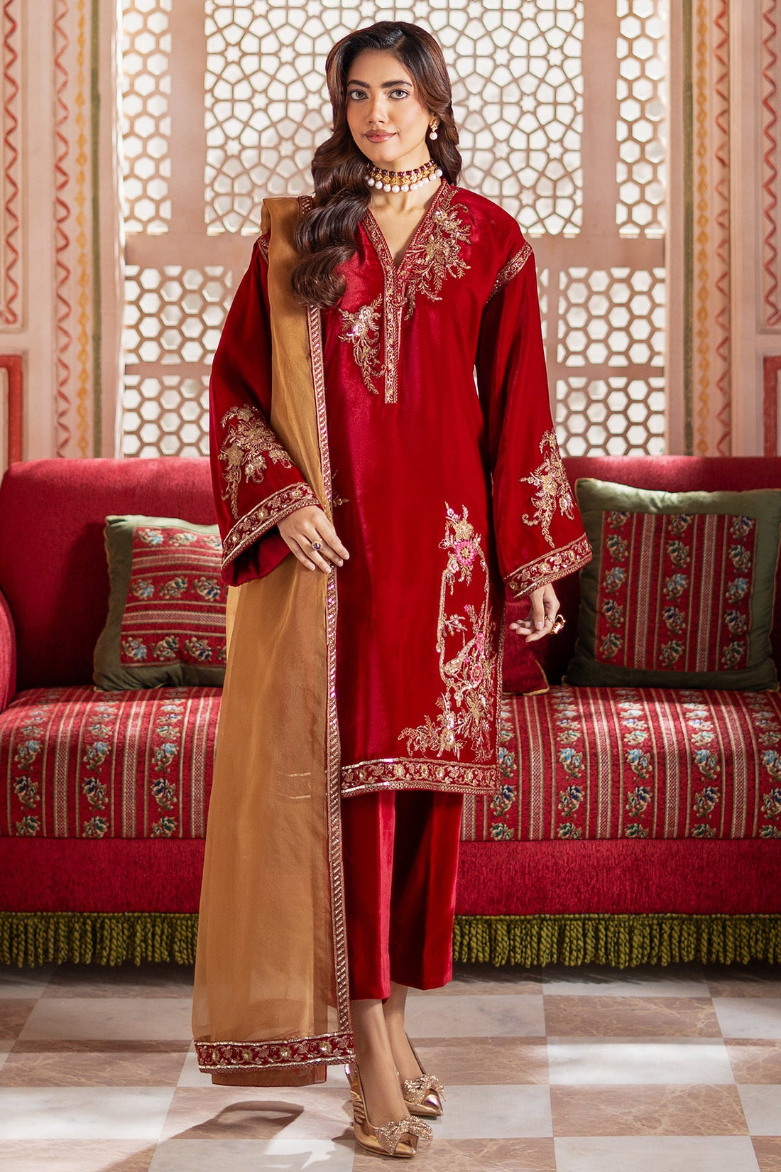 Charizma Signora Velvet | Designer Dresses | United Kingdom Hoorain Designer Wear Charizma Signora Velvet | Designer Dresses | United Kingdom Hoorain Designer Wear