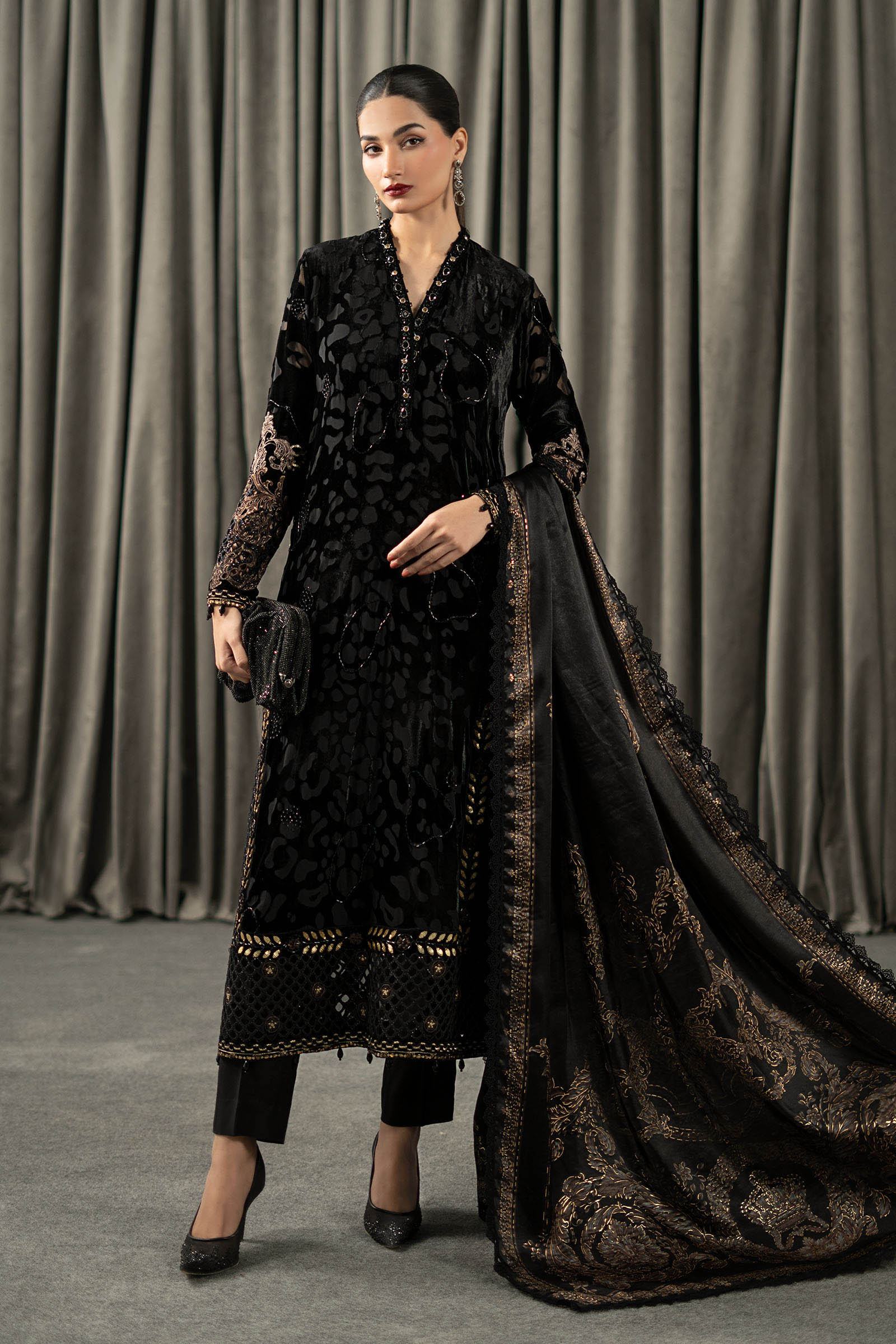 Maria B | Winter Luxe Pret 25 | WLS-1301-Black and Gold  Hoorain Designer  Wear