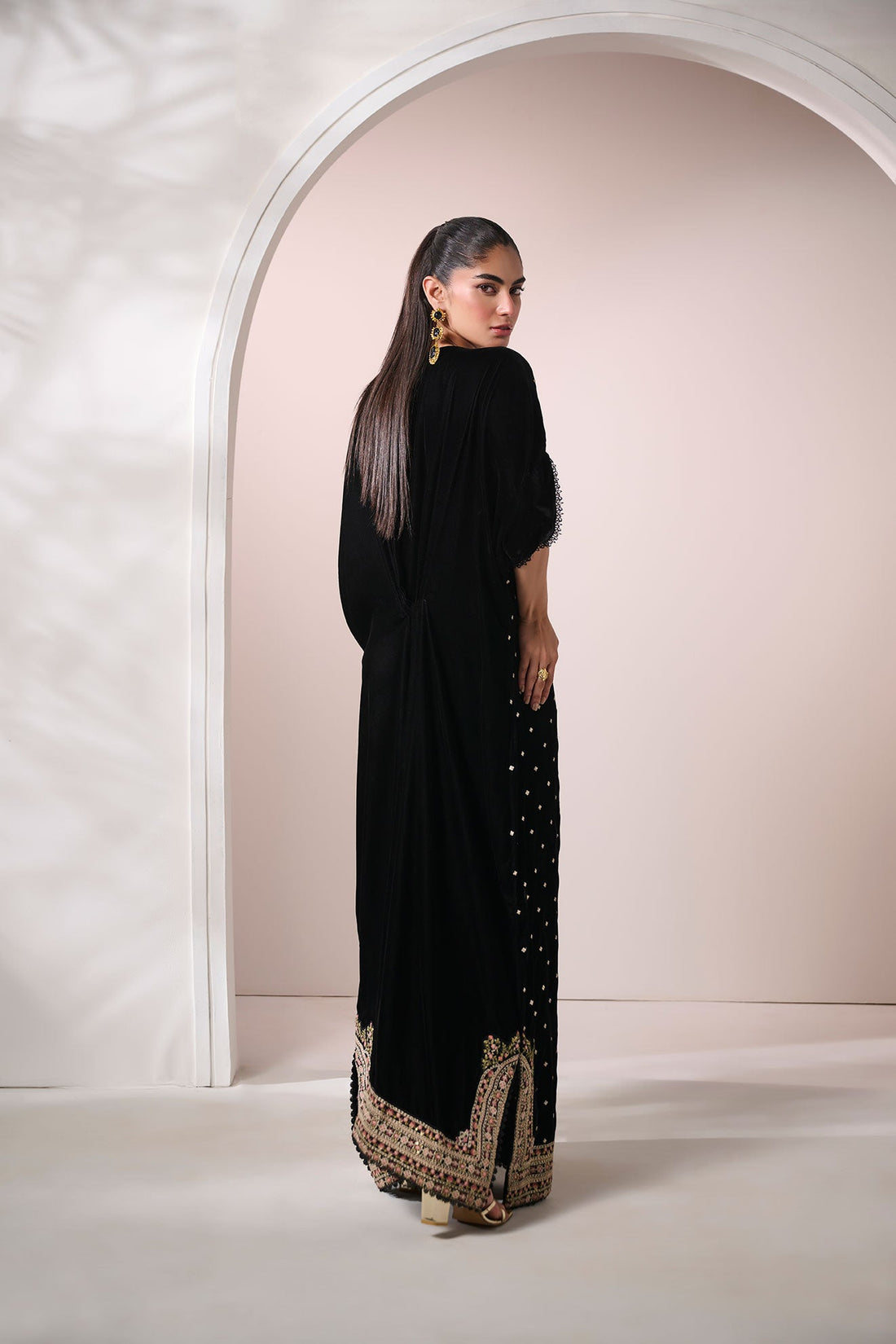 Dhanak | Velvet Edit | FW24DA-1897 BLACK