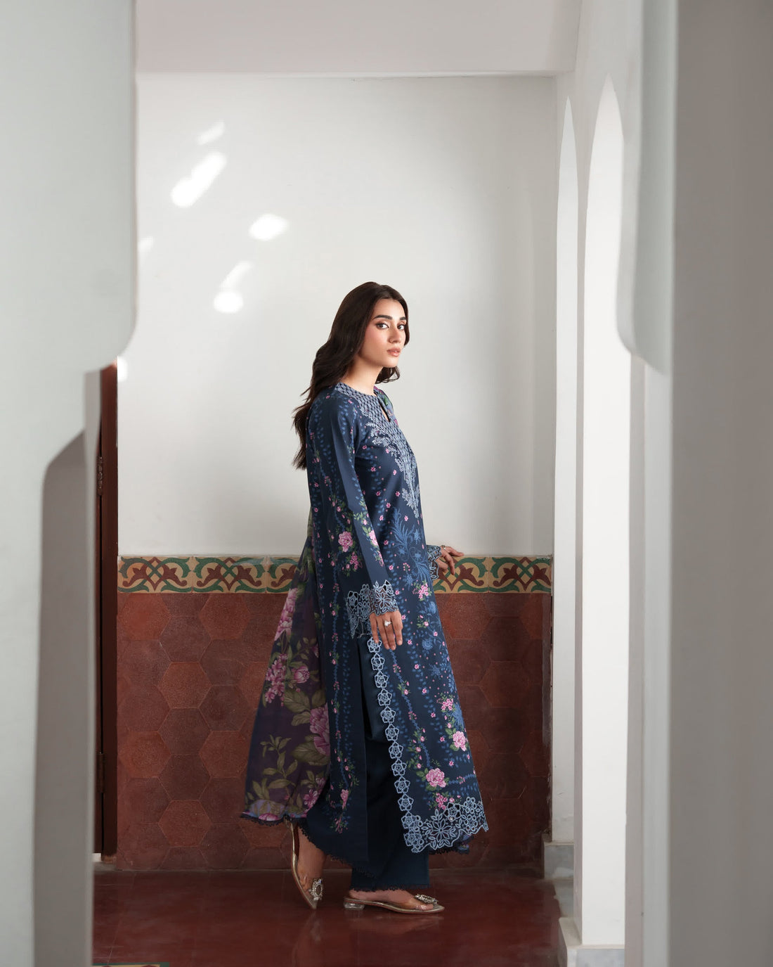 Neeshay | Summer Lines | NOIRELLE