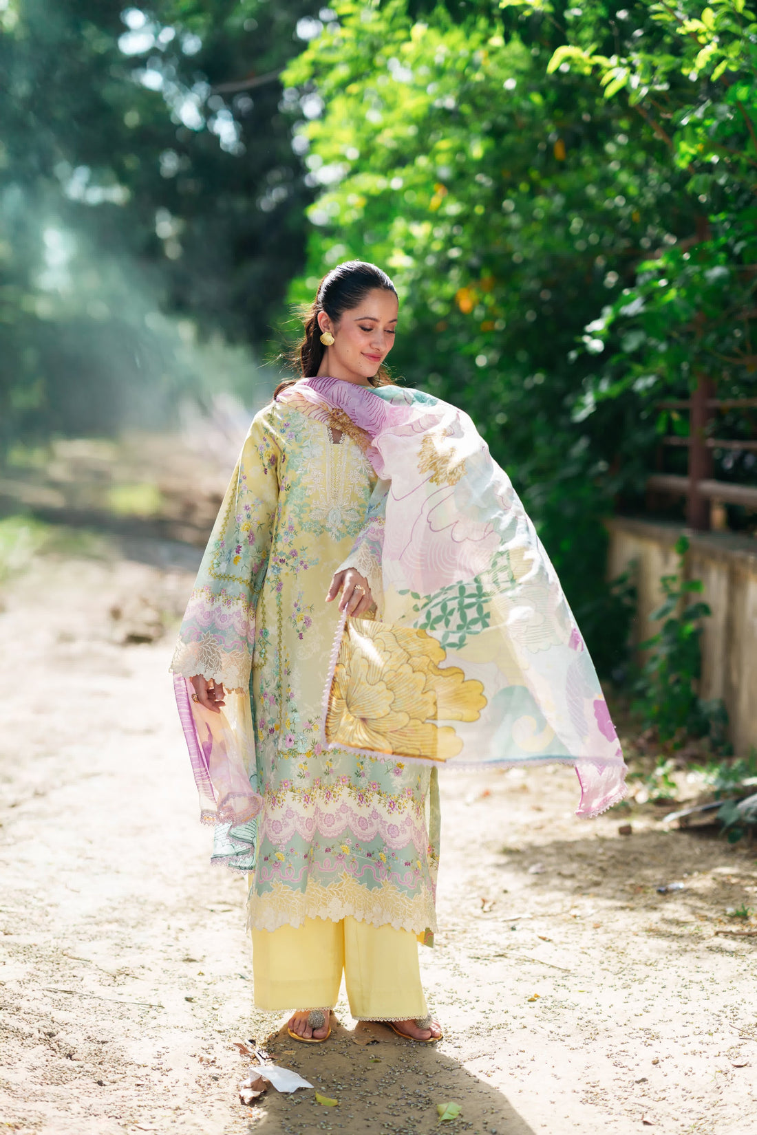 Neeshay | Summer Lines | VIRELIA