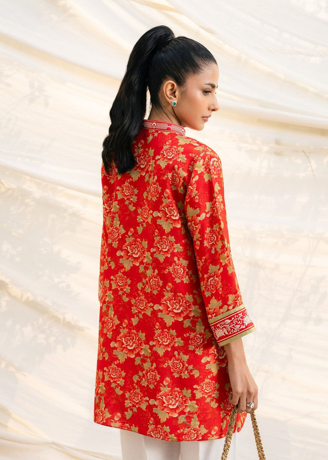 Mahgul | Ambi Bagh Silk Edit | Gulal