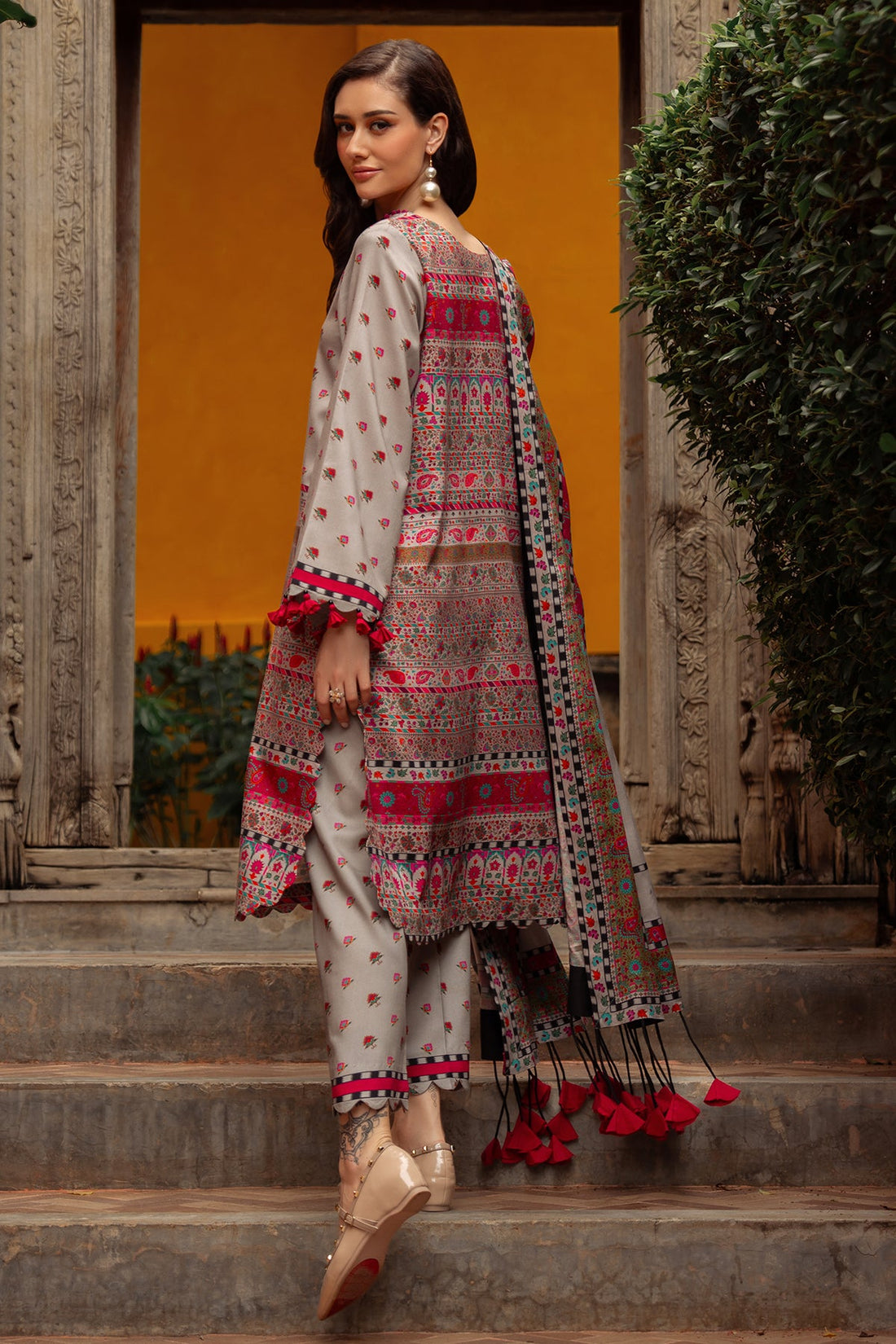 Charizma | C Prints Winter 25 | 
3-PC Unstitched Printed Linen Collection CPW5-01