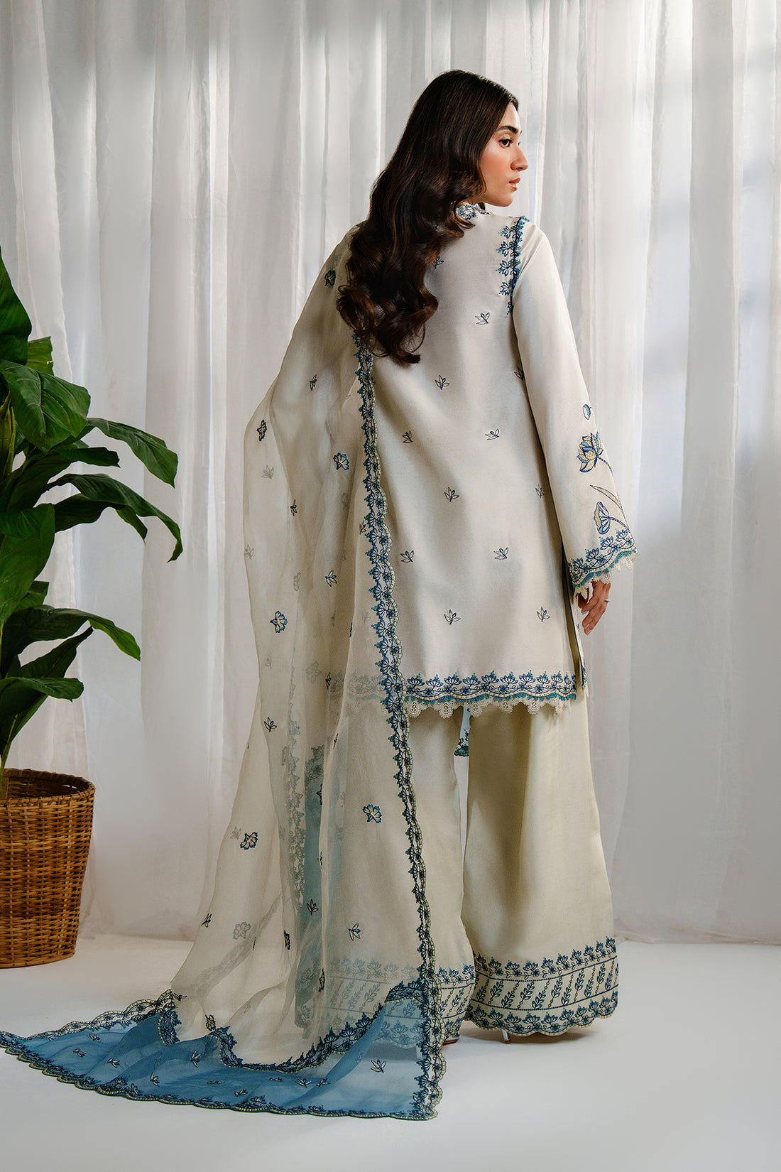 Nyra | Luxe Line Pret | Avera