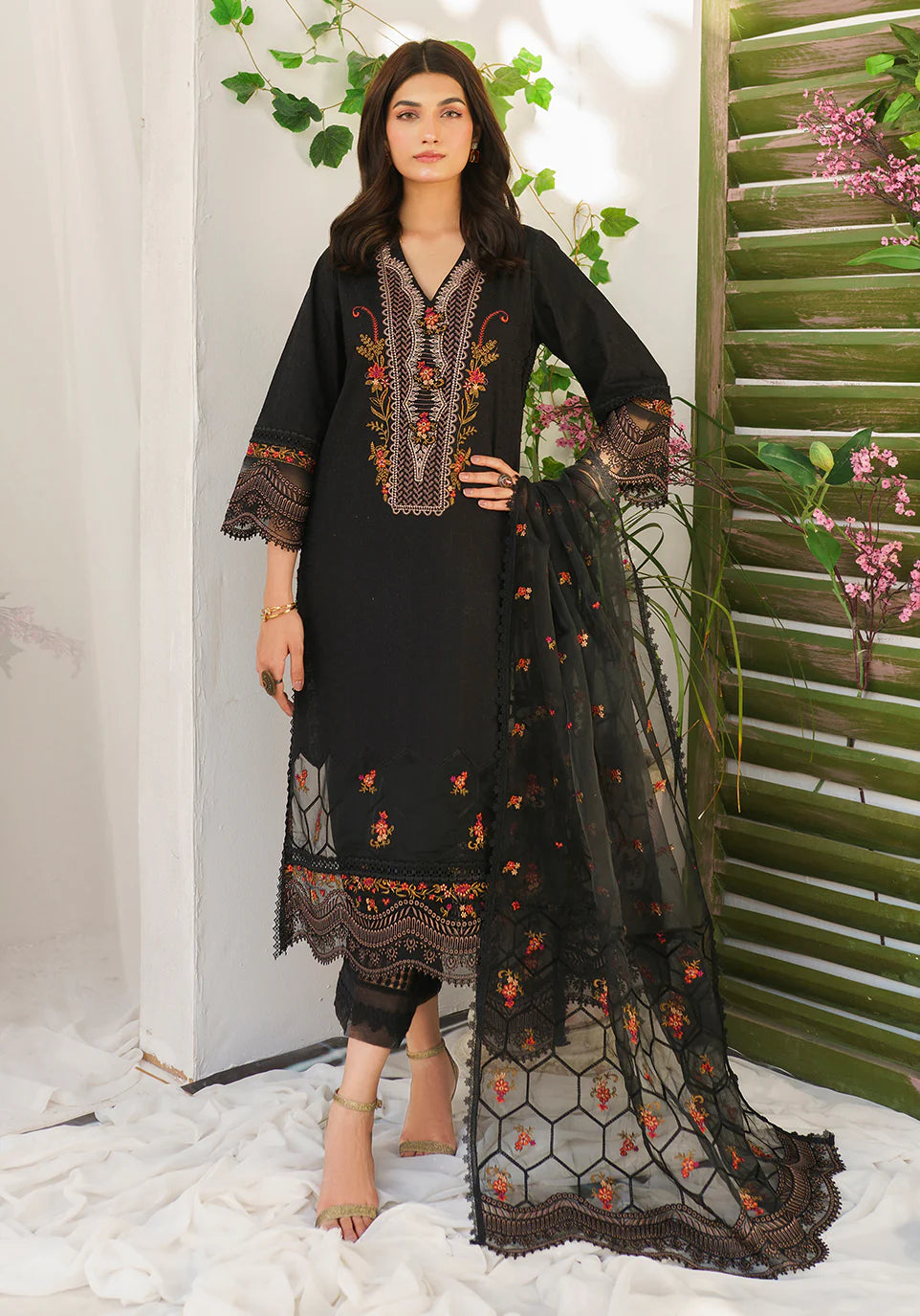 Zarqash | Belle Ame 24 | BL 007 Jardin Noir - Pakistani Clothes for women, in United Kingdom and United States