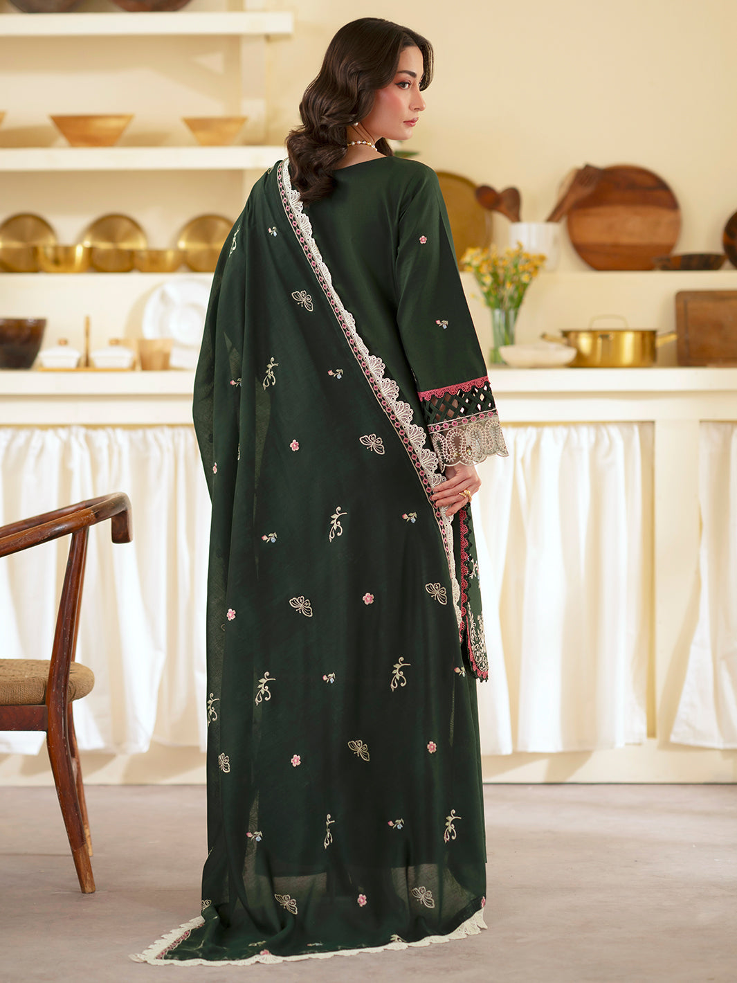 Mahnur | Ember Lawn 26 | EM-011