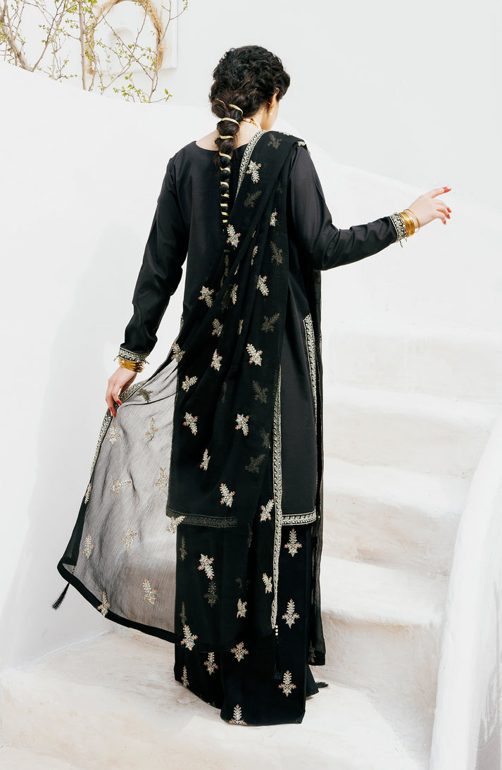Emaan Adeel | Gul Mohr Eid Pret | MAHLAKA - Hoorain Designer Wear - Pakistani Ladies Branded Stitched Clothes in United Kingdom, United states, CA and Australia