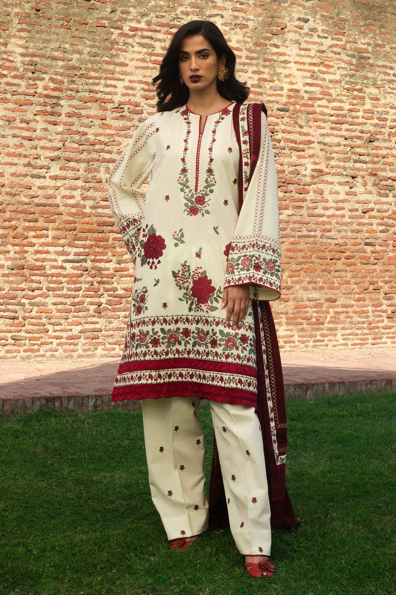 Zara Shahjahan | Winter 24 |  FARIDEH-D1