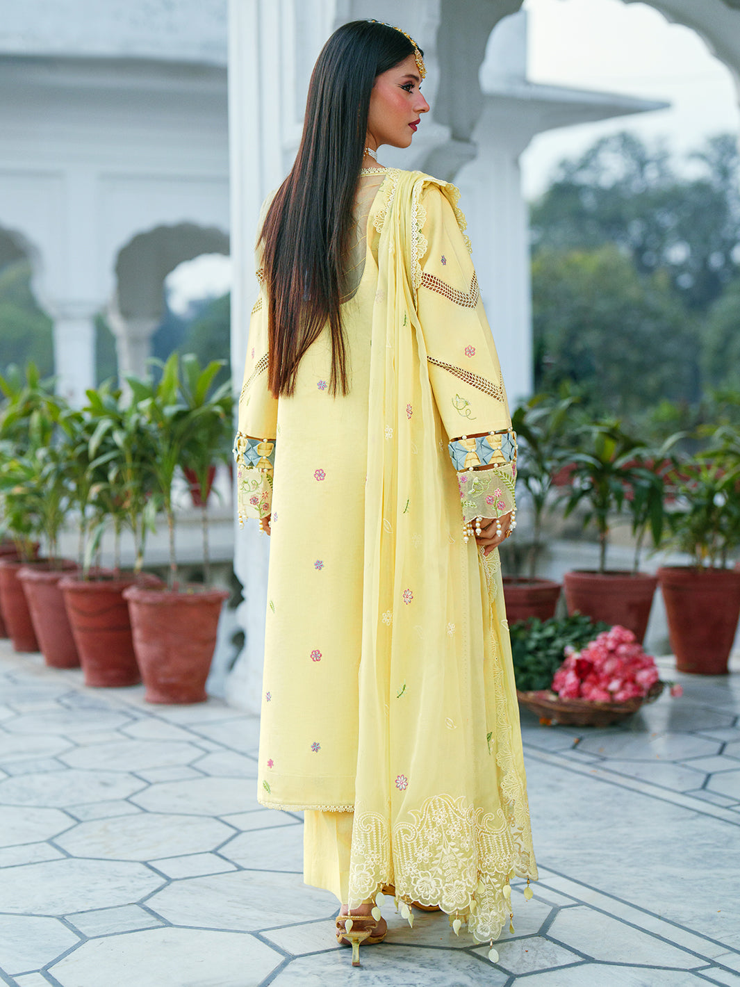 Mahnur | Gul Luxury Lawn 26 | G-014
