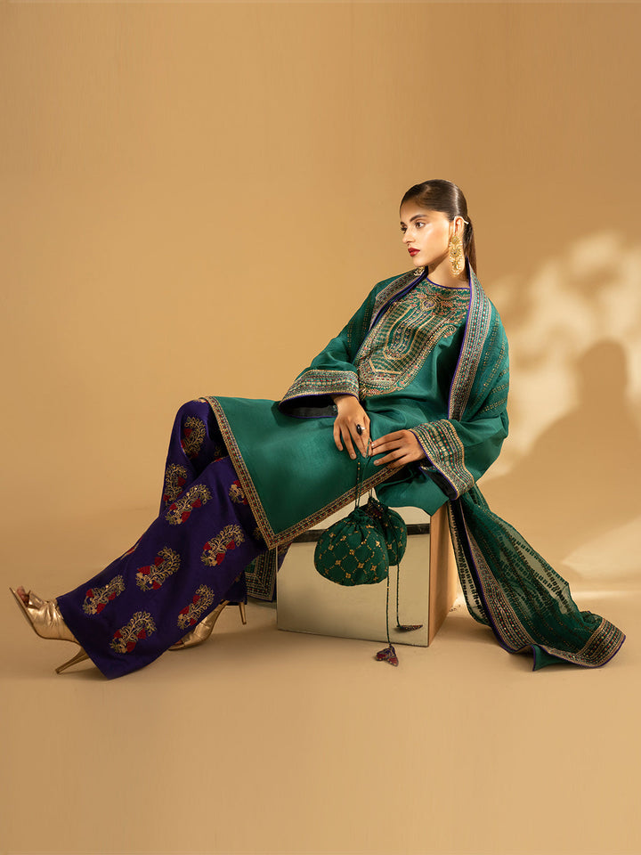 Fozia Khalid | Eid Edit 24 | Emerald Craftsmanship - Hoorain Designer Wear - Pakistani Ladies Branded Stitched Clothes in United Kingdom, United states, CA and Australia