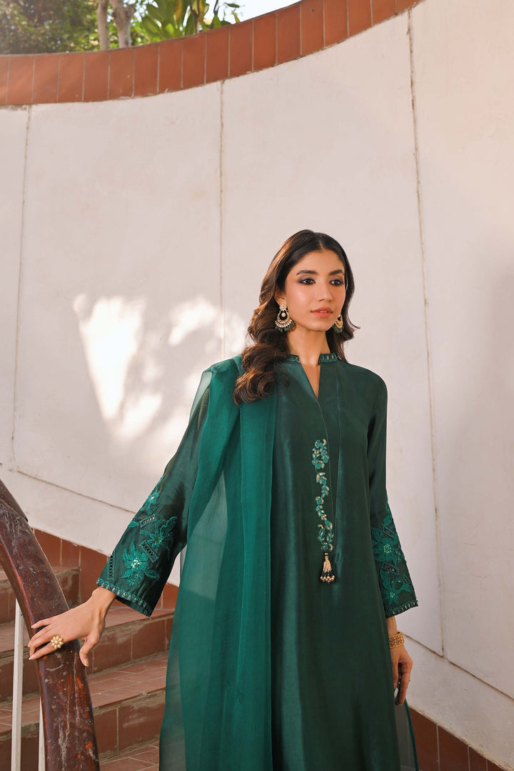 Hue Pret | Zard Collection | NAZ - Hoorain Designer Wear - Pakistani Ladies Branded Stitched Clothes in United Kingdom, United states, CA and Australia