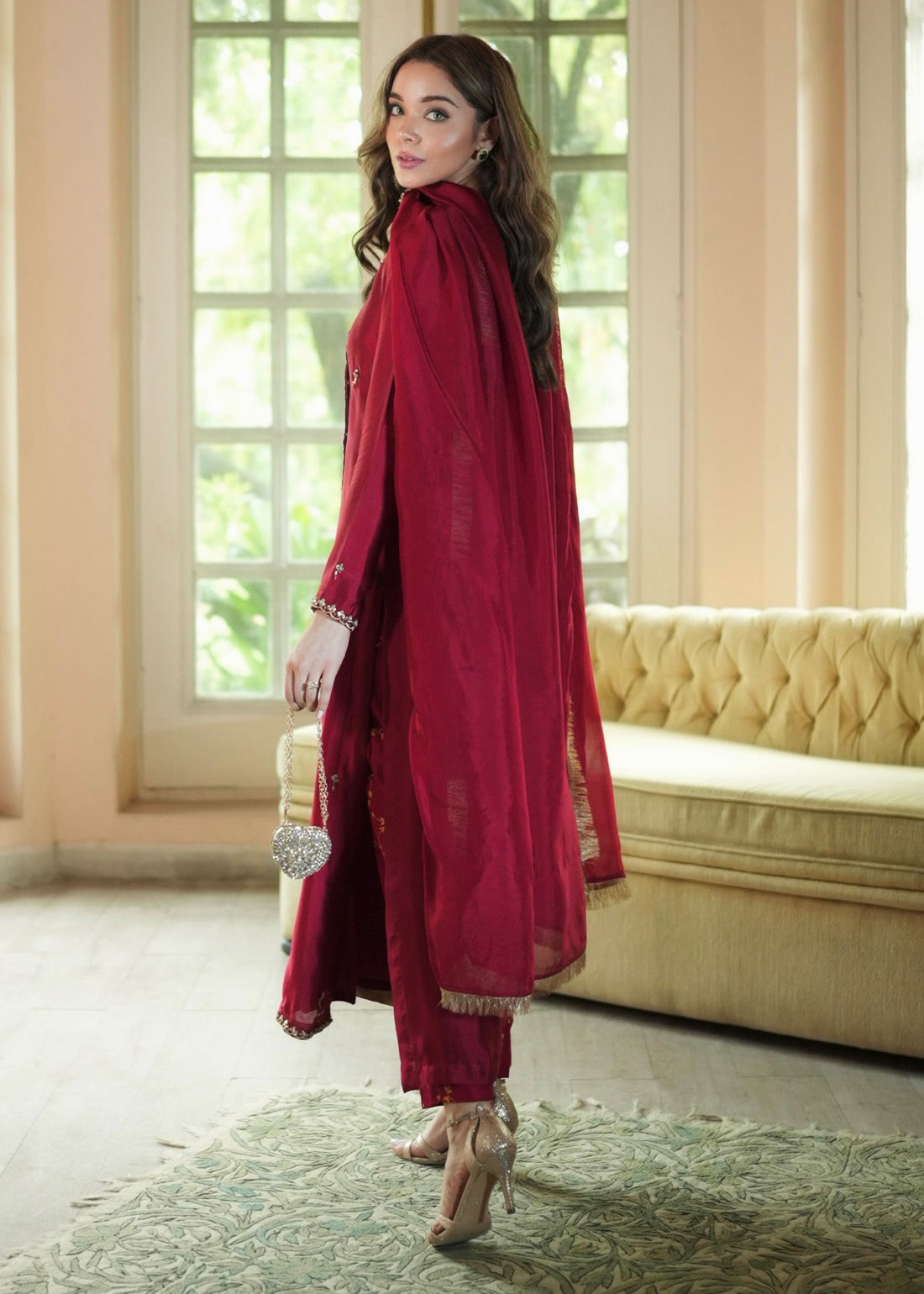 Mahum Asad | The Color Edit | VELORA