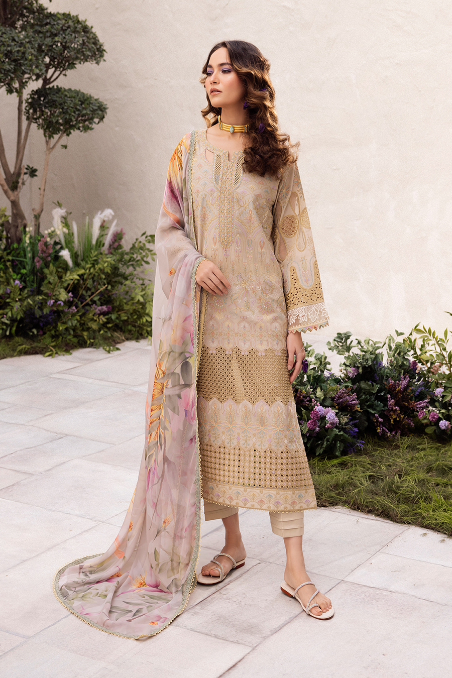 Iznik | Dahlia Embroidered Lawn | DL-03 - Pakistani Clothes for women, in United Kingdom and United States