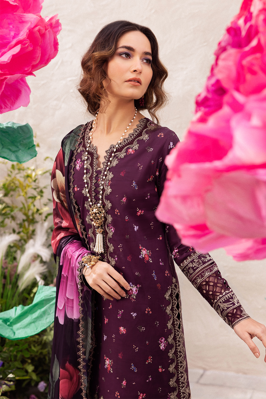 Iznik | Dahlia Embroidered Lawn | DL-06 - Pakistani Clothes for women, in United Kingdom and United States