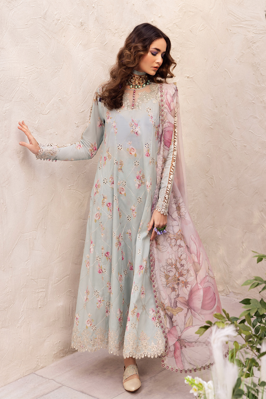 Iznik | Dahlia Embroidered Lawn | DL-10 - Pakistani Clothes for women, in United Kingdom and United States