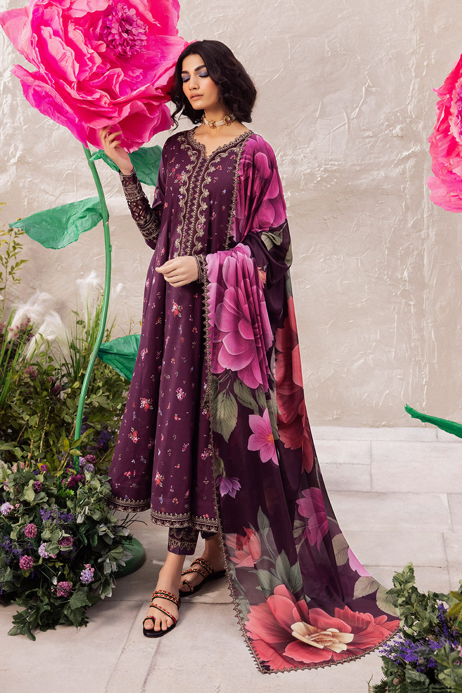 Iznik | Dahlia Embroidered Lawn | DL-06 - Pakistani Clothes for women, in United Kingdom and United States