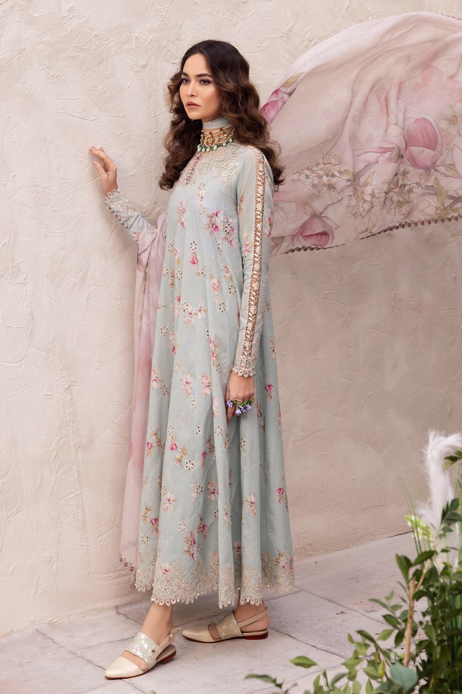 Iznik | Dahlia Embroidered Lawn | DL-10 - Pakistani Clothes for women, in United Kingdom and United States