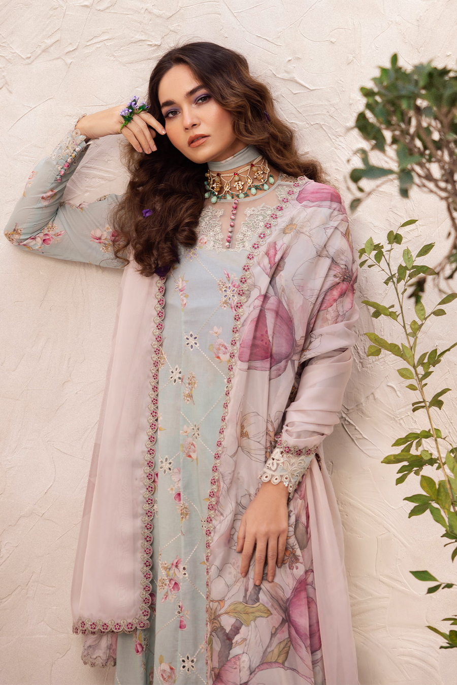 Iznik | Dahlia Embroidered Lawn | DL-10 - Pakistani Clothes for women, in United Kingdom and United States