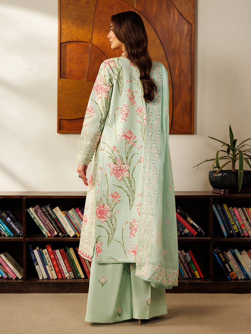 Mahnur | Leila Lawn 26 | L-01