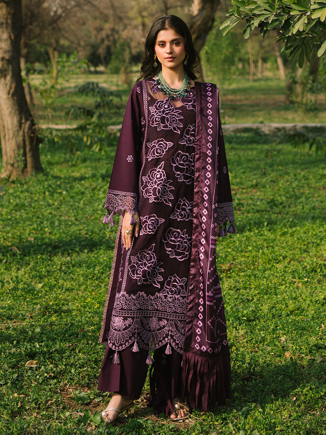 Mahnur | Dahlia Luxury Lawn 25 | Lea