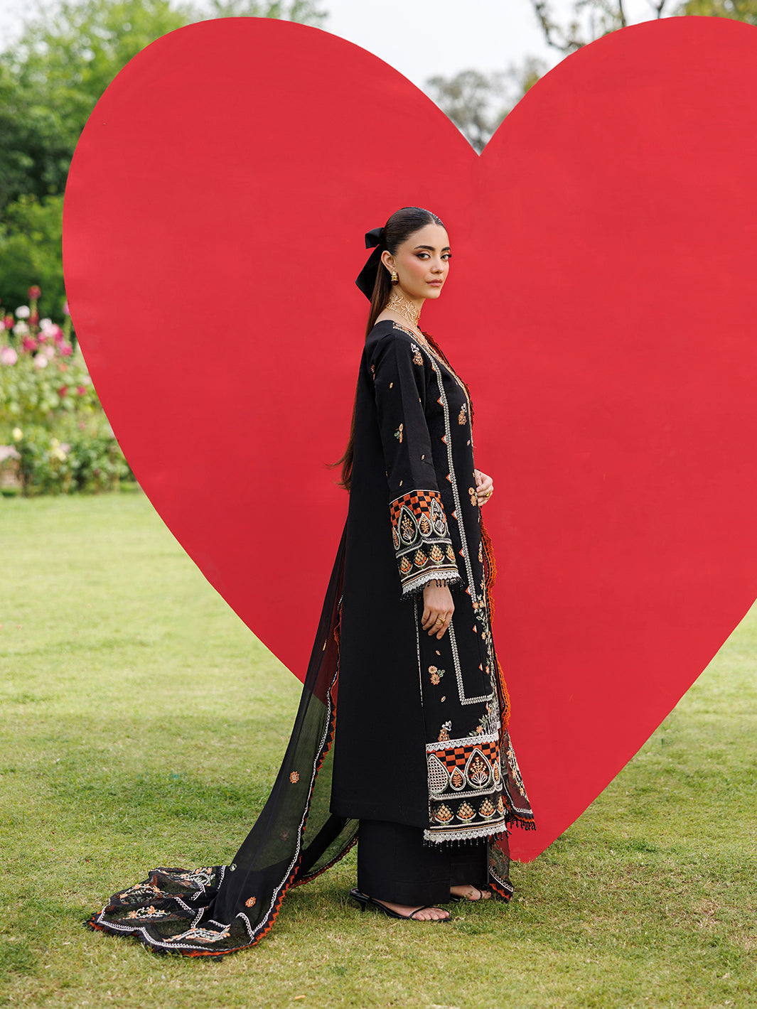 Mahnur | Morbagh Luxury Lawn 26 | M-11