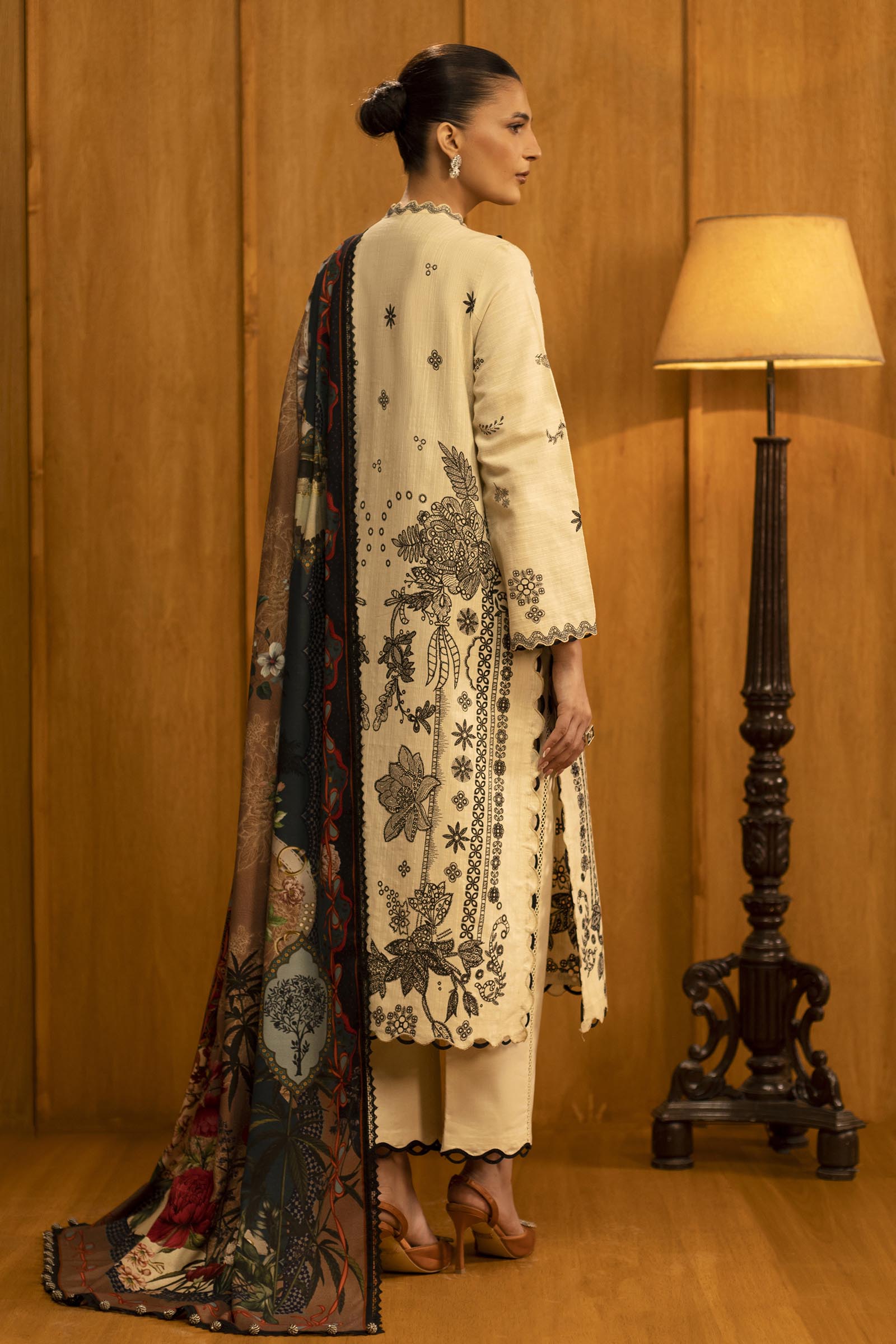 Sana Safinaz | Muzlin Winter 25 | M253-005B – Hoorain Designer Wear