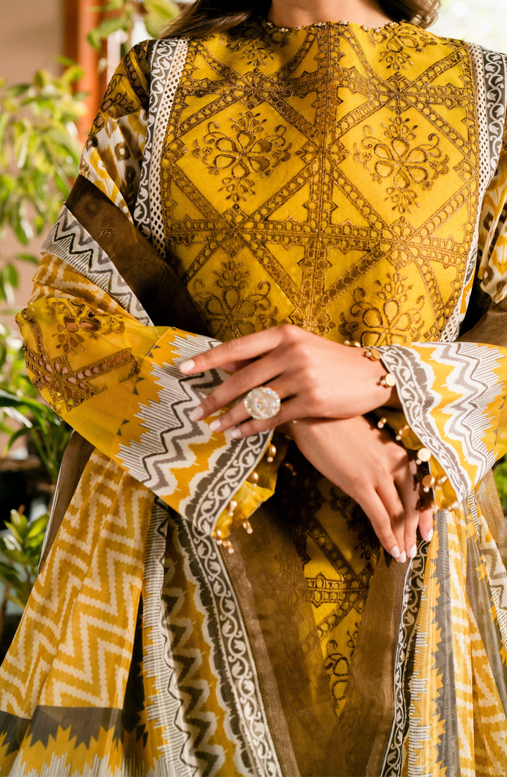 Maryum N Maria | Luxury Lawn 24 | Layla - Hoorain Designer Wear - Pakistani Ladies Branded Stitched Clothes in United Kingdom, United states, CA and Australia