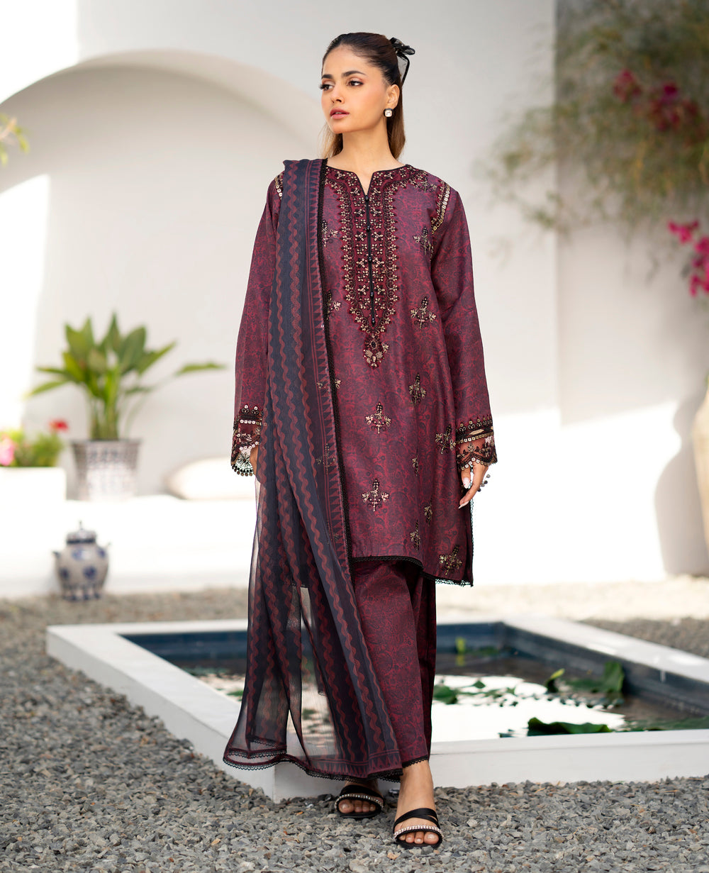 Xenia | Summer Lawn 24 | VEQAH