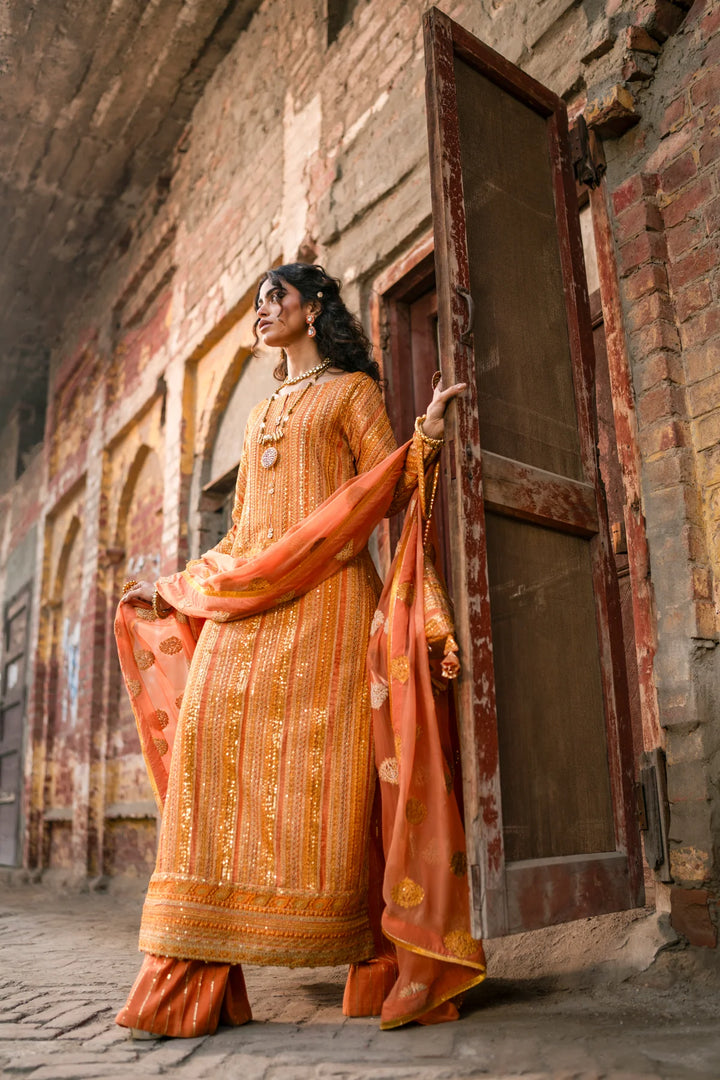 Erum Khan | Mannat Formals | Shamma - Hoorain Designer Wear - Pakistani Ladies Branded Stitched Clothes in United Kingdom, United states, CA and Australia