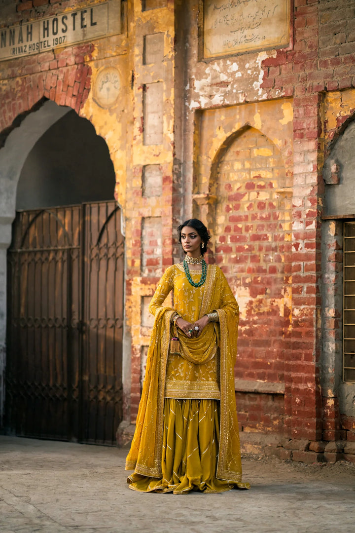 Erum Khan | Mannat Formals | Aatish - Hoorain Designer Wear - Pakistani Ladies Branded Stitched Clothes in United Kingdom, United states, CA and Australia