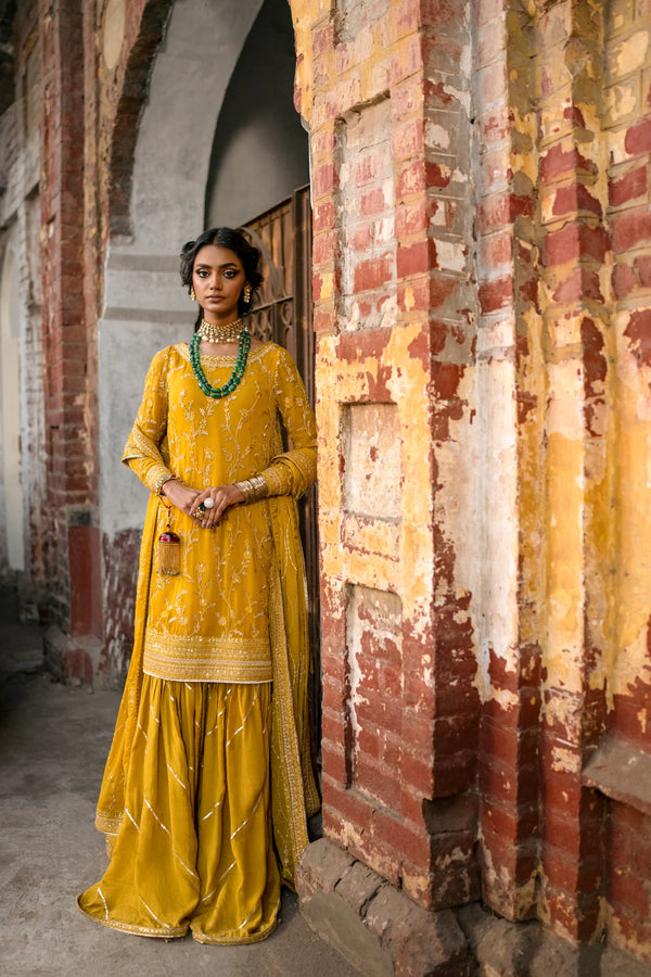 Erum Khan | Mannat Formals | Aatish - Hoorain Designer Wear - Pakistani Ladies Branded Stitched Clothes in United Kingdom, United states, CA and Australia