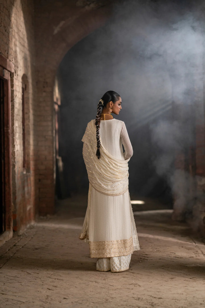 Erum Khan | Mannat Formals | Tabeer - Hoorain Designer Wear - Pakistani Ladies Branded Stitched Clothes in United Kingdom, United states, CA and Australia