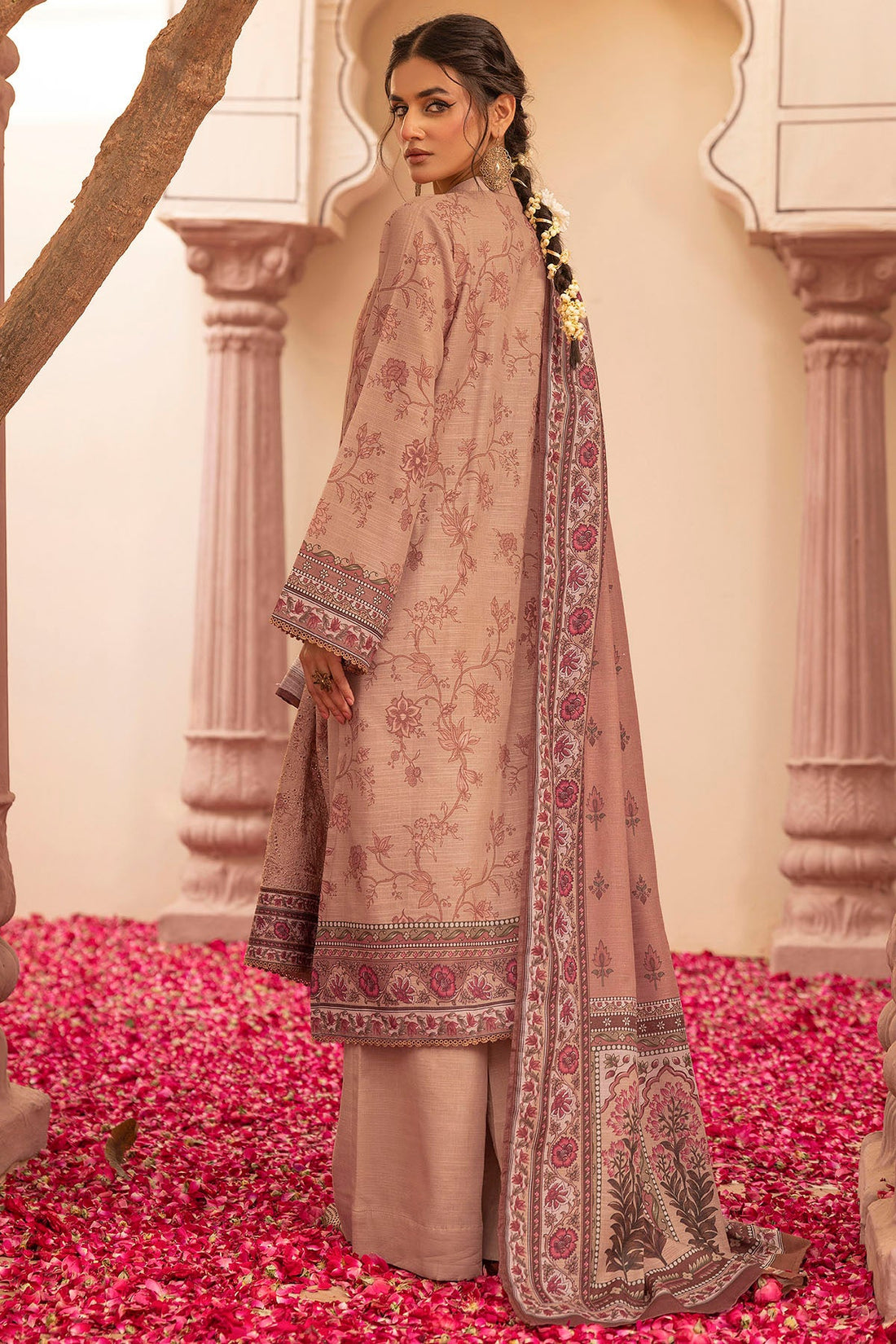 Motifz | Premium Khaddar | 5204-SURI