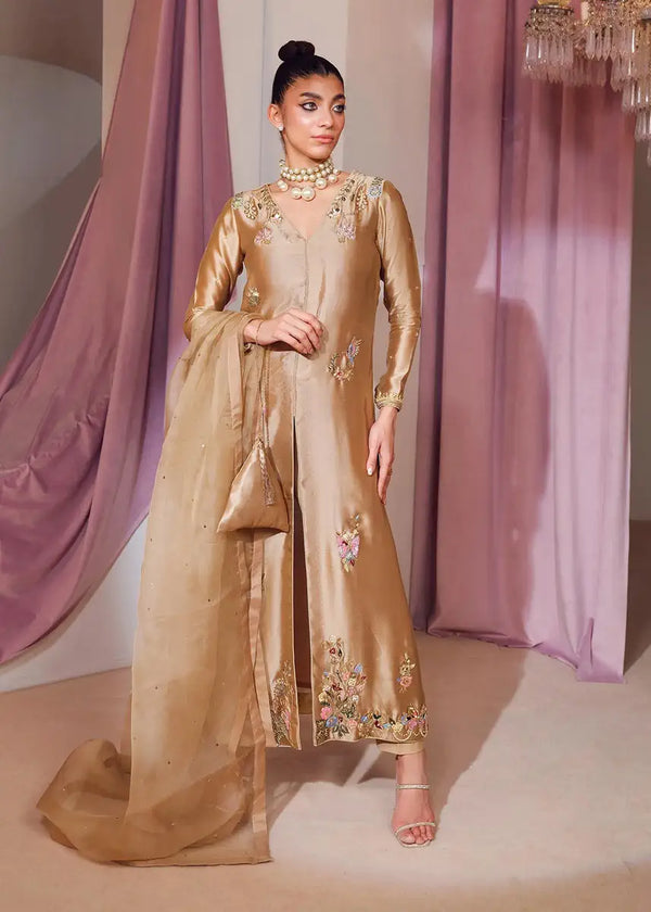 Mahum Asad | Forever and Ever Formals | Suave - Hoorain Designer Wear - Pakistani Ladies Branded Stitched Clothes in United Kingdom, United states, CA and Australia