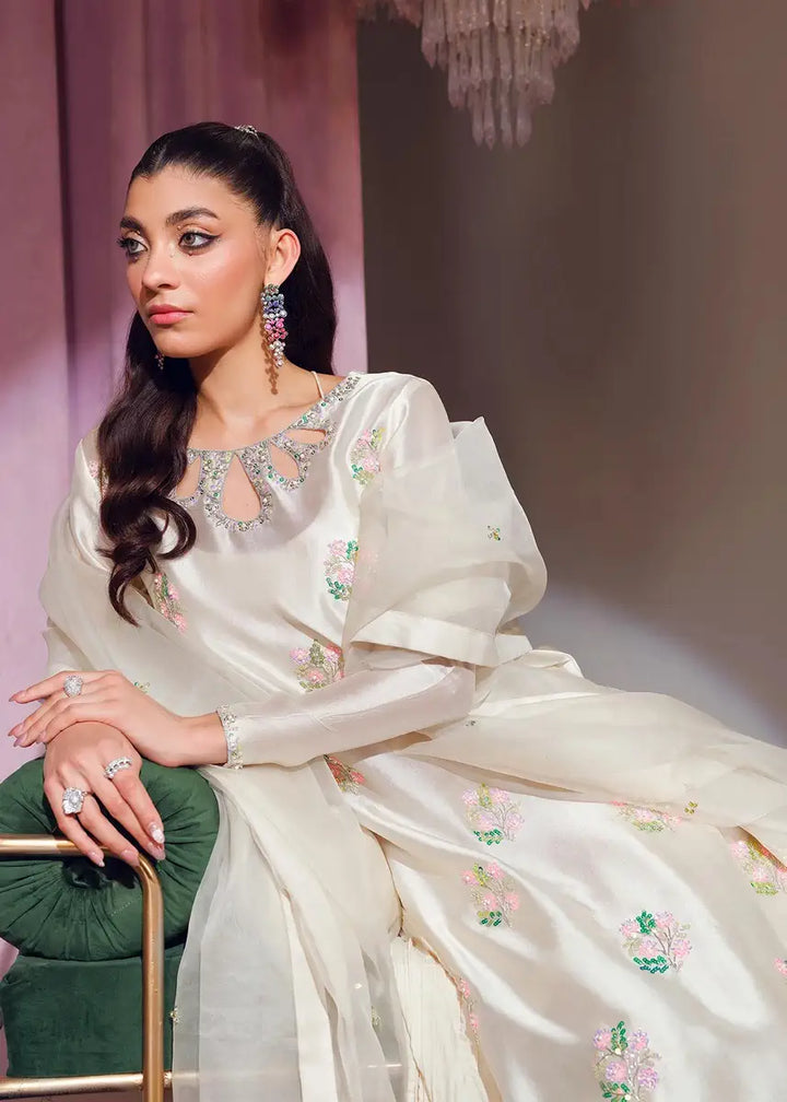 Mahum Asad | Forever and Ever Formals | Goddess - Hoorain Designer Wear - Pakistani Ladies Branded Stitched Clothes in United Kingdom, United states, CA and Australia