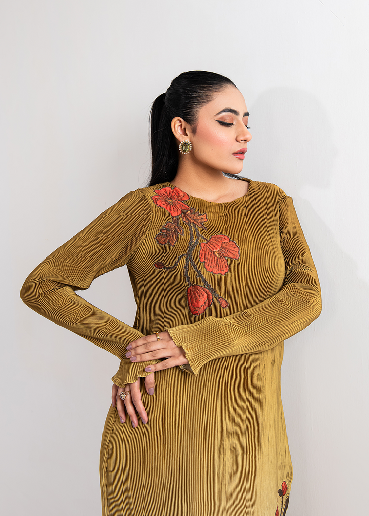 Maria Osama Khan | Claire Pleated Silk | Honeycomb - Hoorain Designer Wear - Pakistani Ladies Branded Stitched Clothes in United Kingdom, United states, CA and Australia