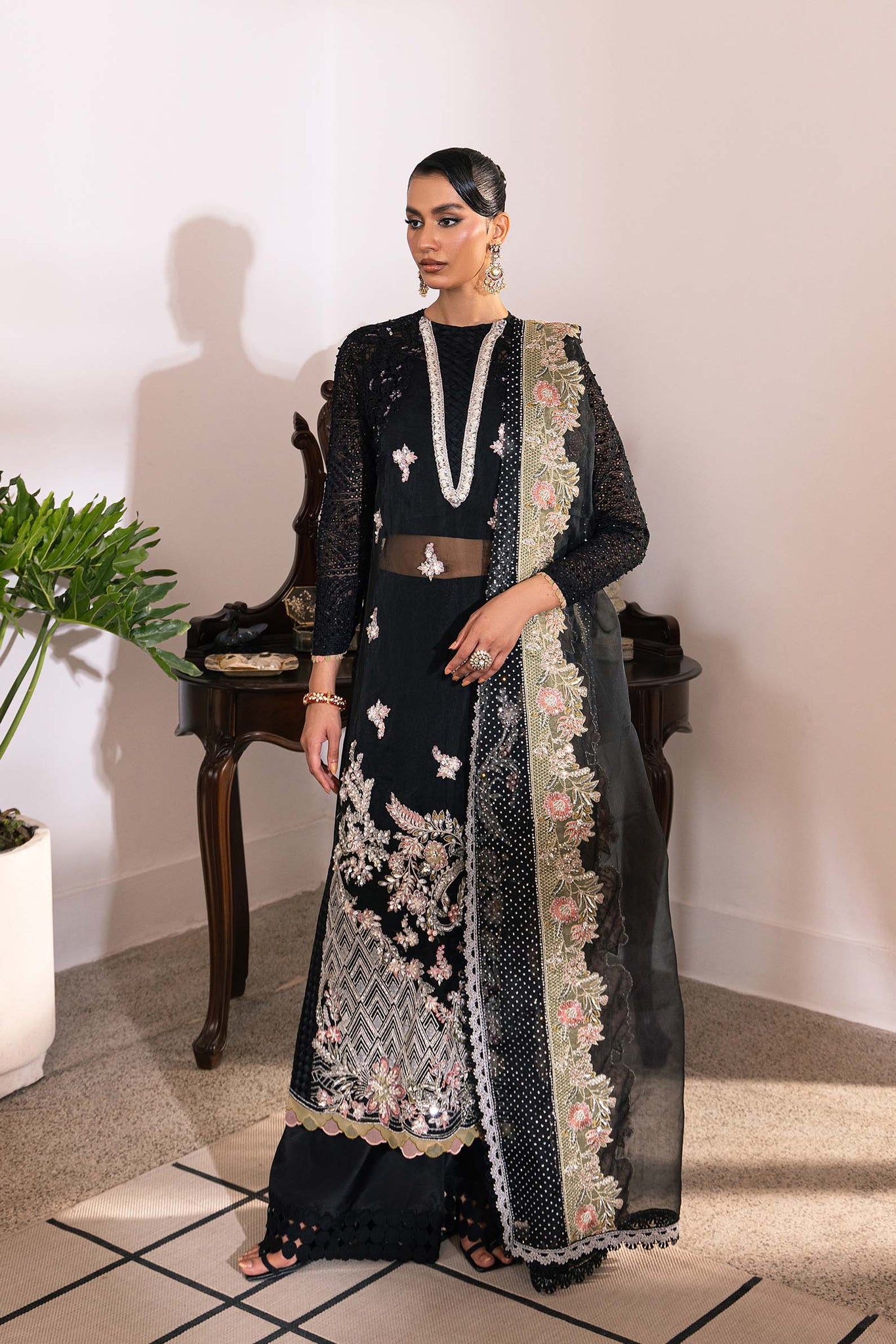 Maryam Hussain | Marwa Luxury Formals 24 | Sitara