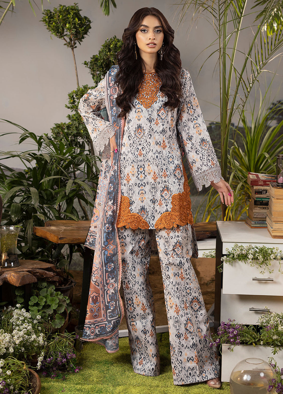 Sahane | Luxury Lawn and Formal Dresses | CT-9009 Silver Mist - Mehr