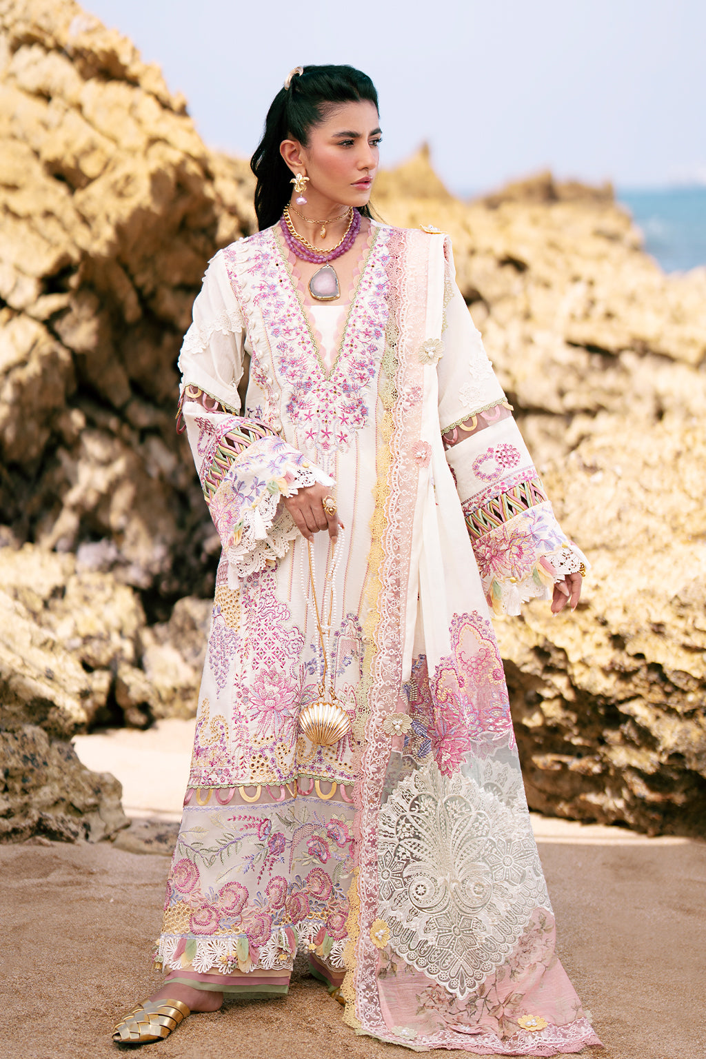 AJR Couture | Dastan Luxury Lawn 25 | Muse