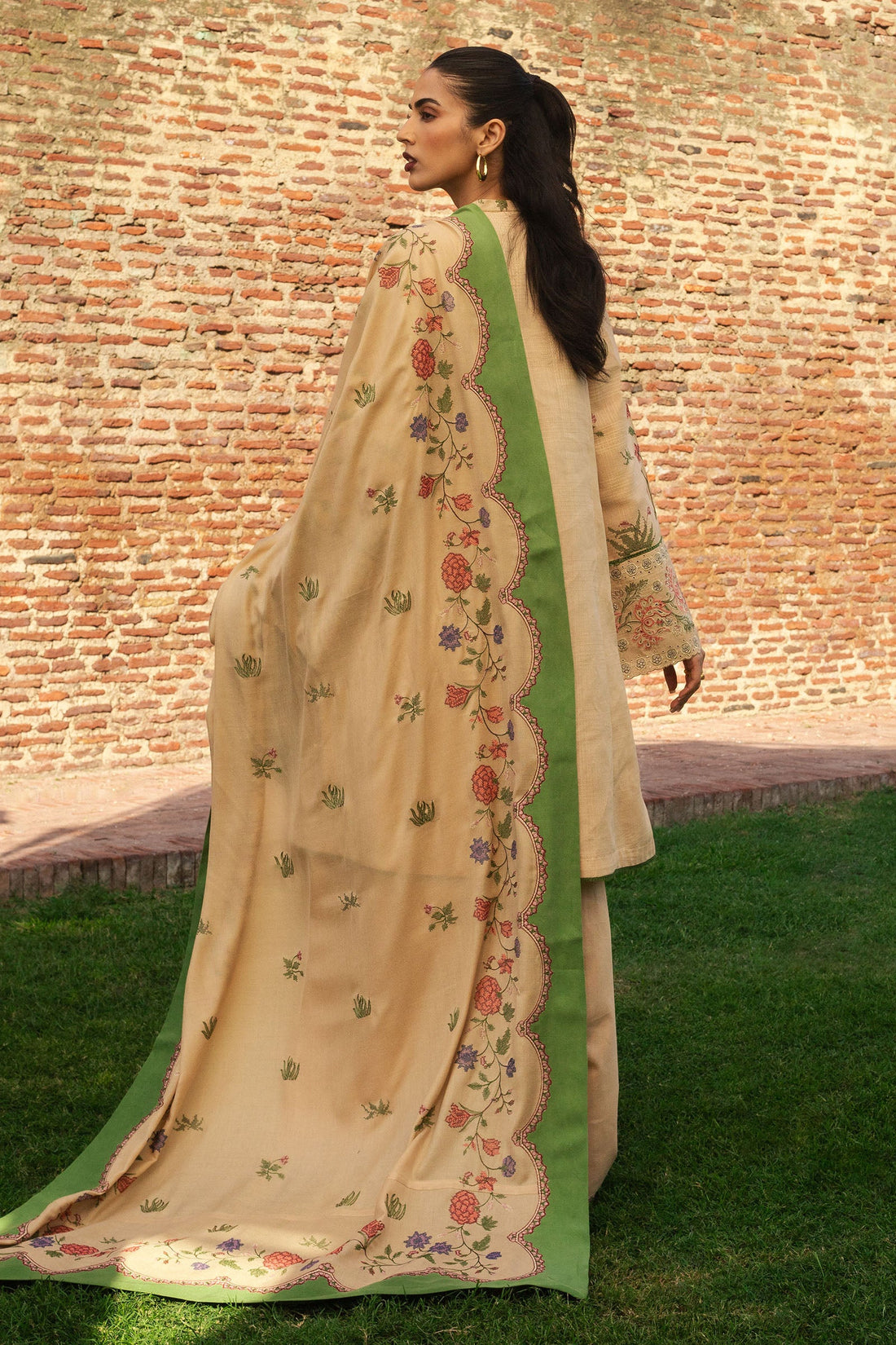 Zara Shahjahan | Winter 24 |  NEGAH-D3