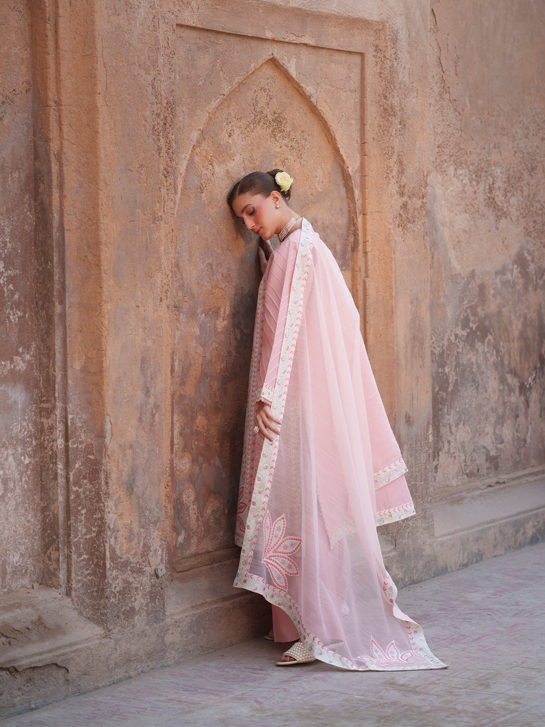 Mahnur | Nilofer Luxury Lawn 26 | NL-01