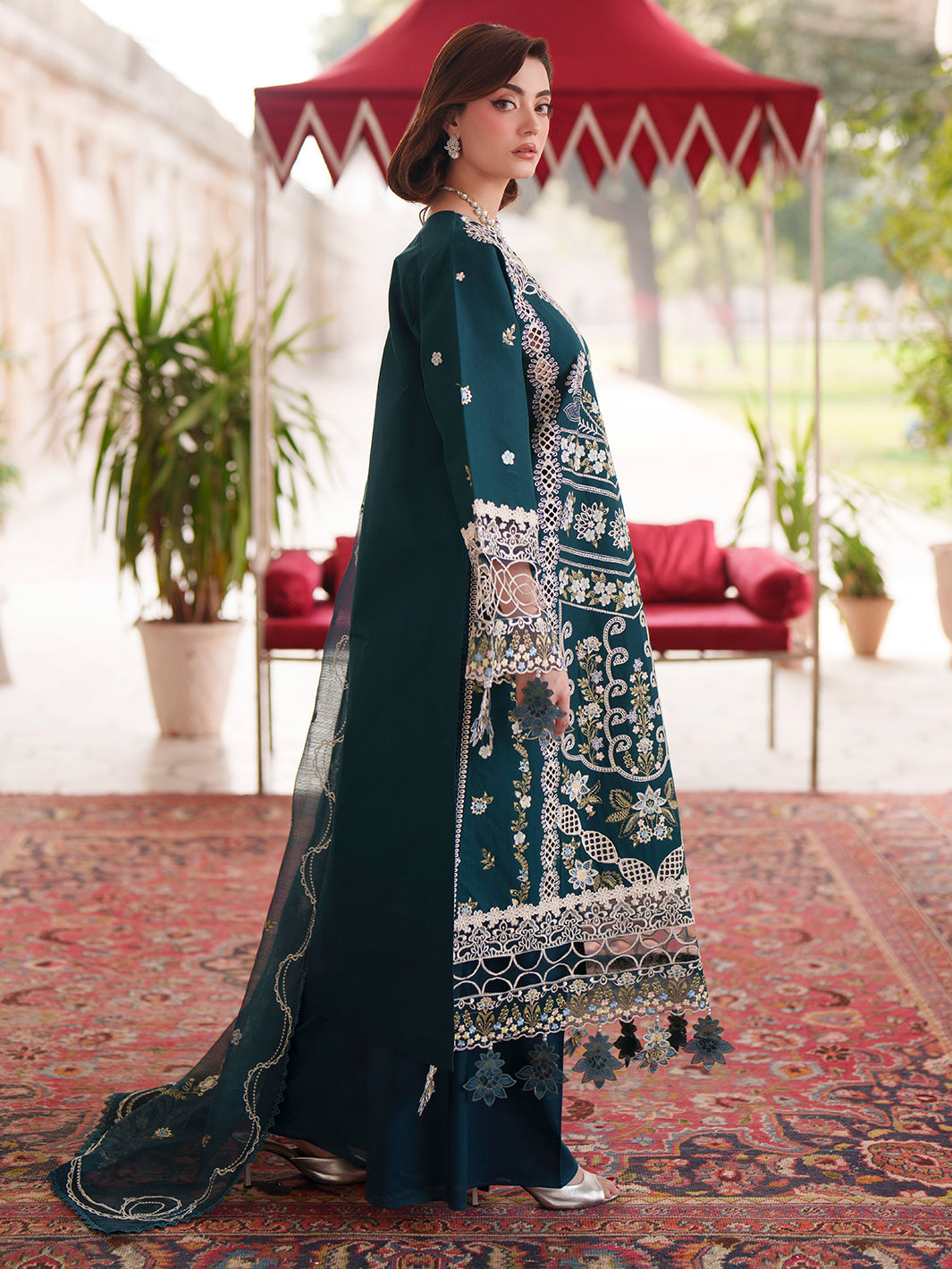 Mahnur | Nilofer Luxury Lawn 26 | NL-13