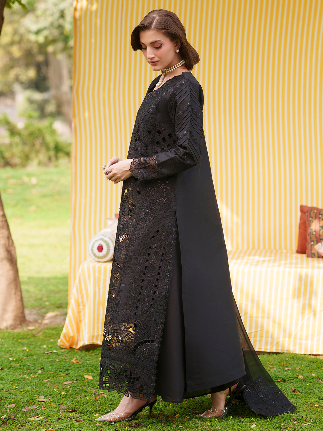 Mahnur | Nilofer Luxury Lawn 26 | NL-14
