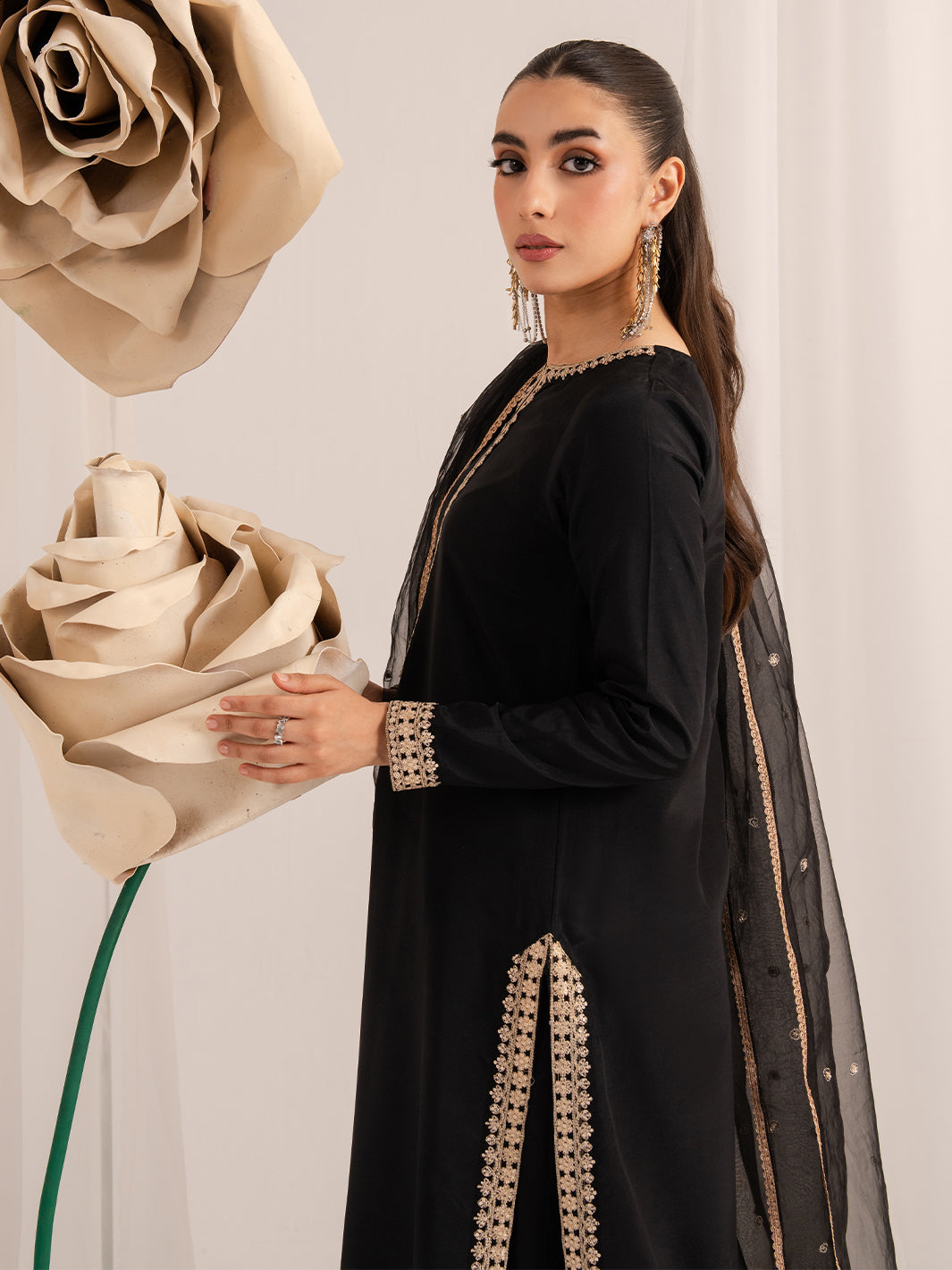 Izel | The Silk Chapter | Nocturne