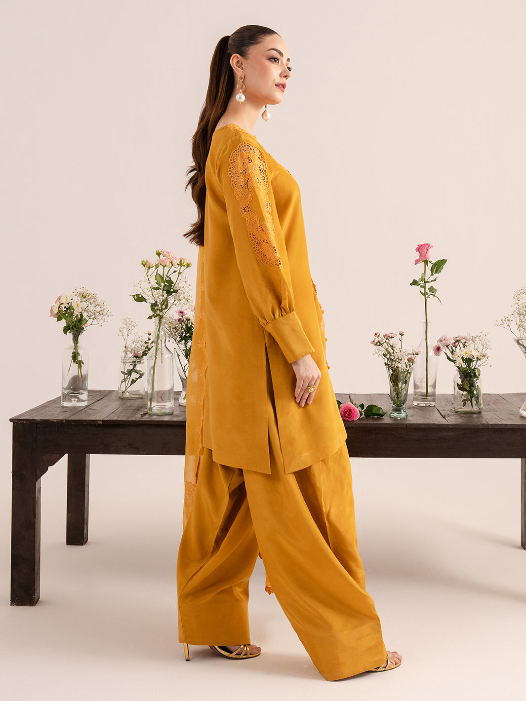 Izel | The Silk Chapter | Ochre